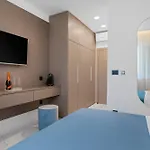 Luxury & 